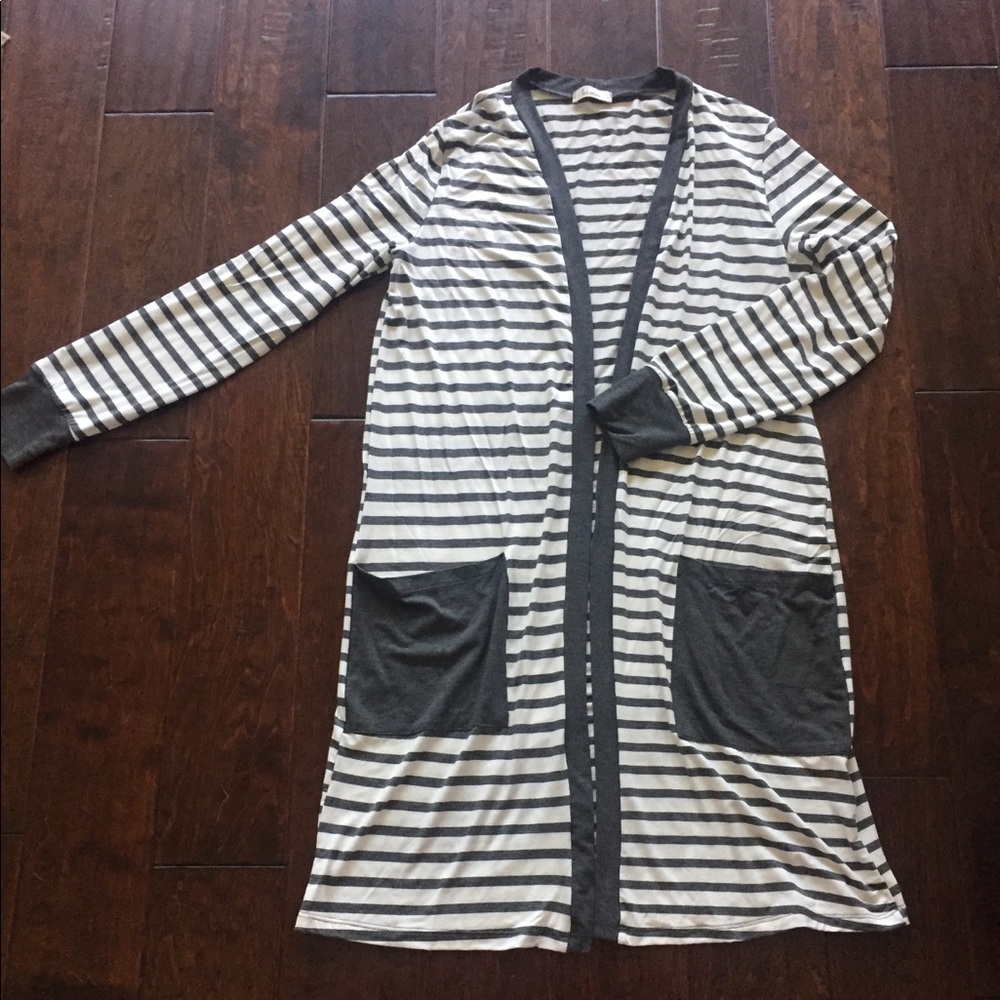Medium gray & white stripe tunic cardigan